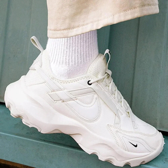 Nike TC 7900 Sail White Retro 2000's Bulky/Chunky Comfy Running/Casual Sneaker - Picture 8 of 16